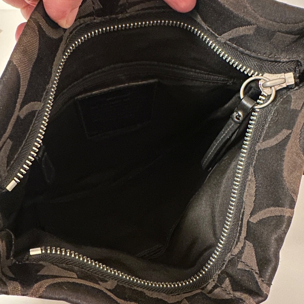 Coach Vintage Logo Signature Chain Hobo Crossbody Bag - Picture 9 of 9